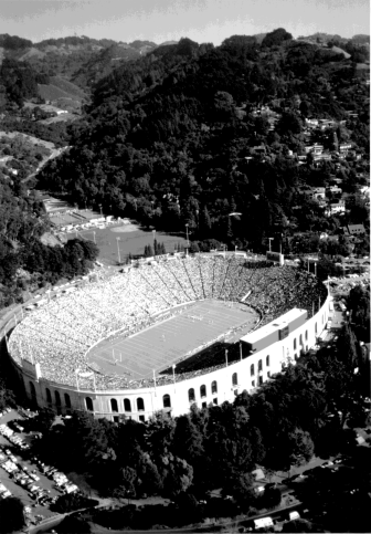 [Image: memorial_stadium-2.gif]